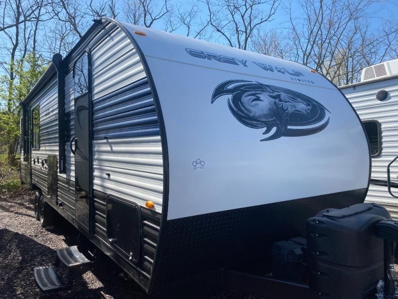 Fretz RV Offers 2-Bed RVs and 2-Bedroom 2-Bath Motorhomes in Souderton, PA