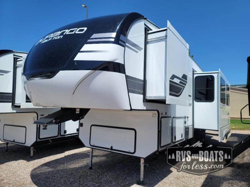 RVs and Boats for Less: Chubbuck's Trusted RV & Marine Dealership