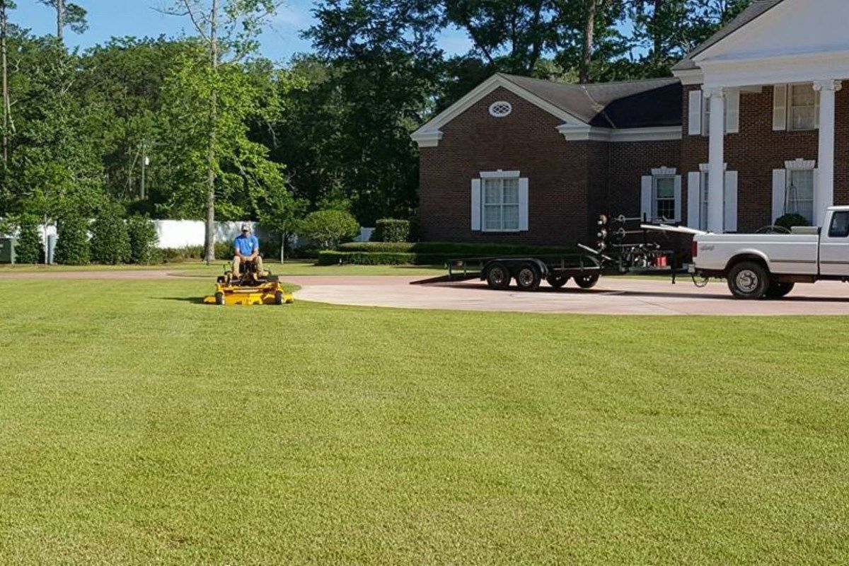 Fall Lawn Care Prevents Spring Emergencies for Panhandle Homeowners