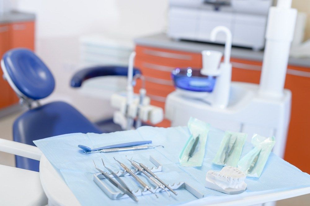 Dentist Offers Complimentary Dental Implant Consultations