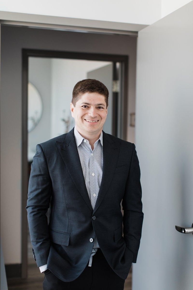 Dr. Luis Figueroa: Leading Vein Specialist in Ontario