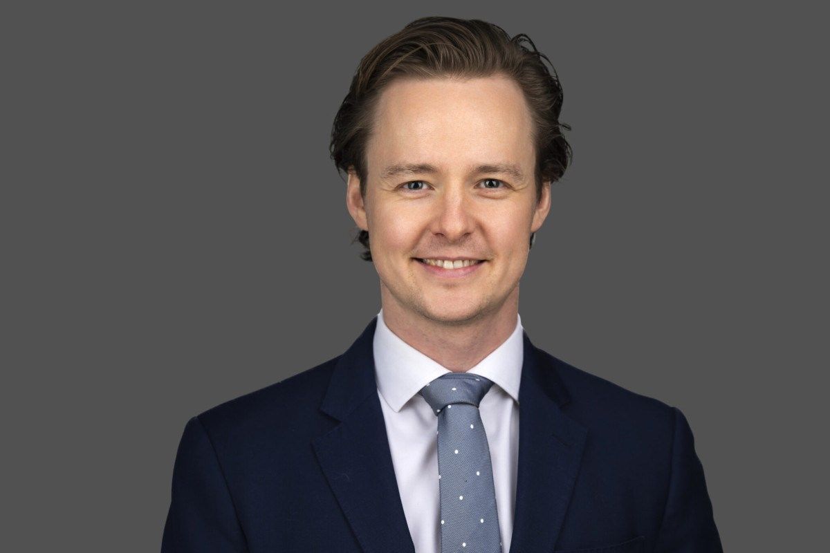 London Photographer Brings Studio Technology to Corporate Offices