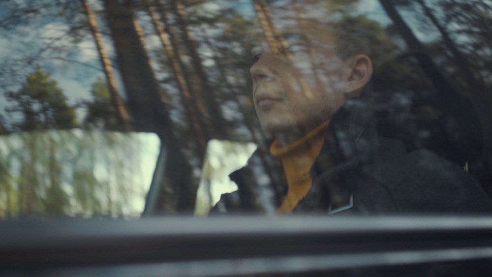 When Windshield Cracks Become Too Large to Repair Safely