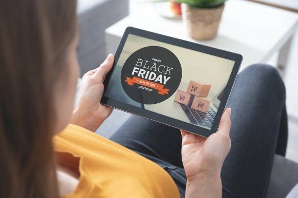 How to Pick the Perfect Promotional Gifts for Black Friday & Small Biz Saturday